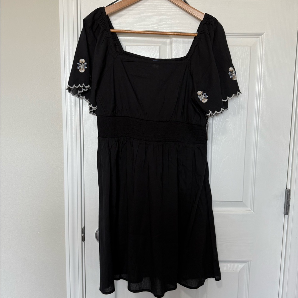 Old Navy Black Mini Dress with Embroidered Sleeves NWT Sz L